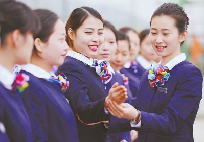 合福高铁开行在即，动姐服务礼仪培训全面展开