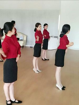 新时代宾馆康乐部礼仪集训精彩集锦 礼仪服务之美